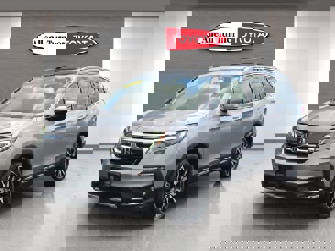 Used 2020 Honda Pilot Touring image 3