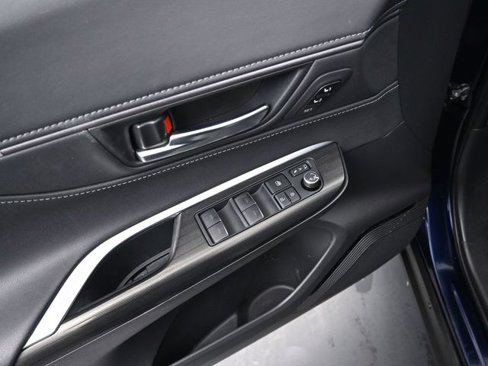 Certified 2022 Toyota Venza XLE image 25