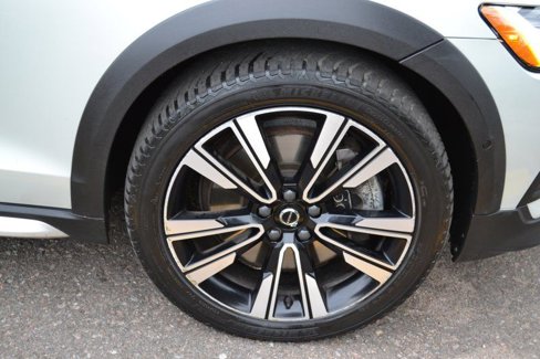 Used 2020 Volvo V60 T5 Cross Country w/ Protection Package Premier image 38