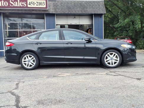 Used 2015 Ford Fusion SE image 4