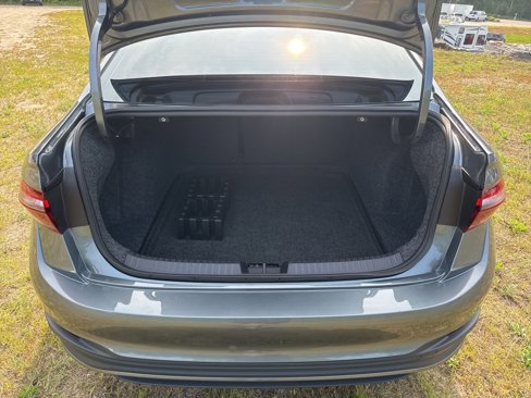 Used 2025 Volkswagen Jetta Sport image 7