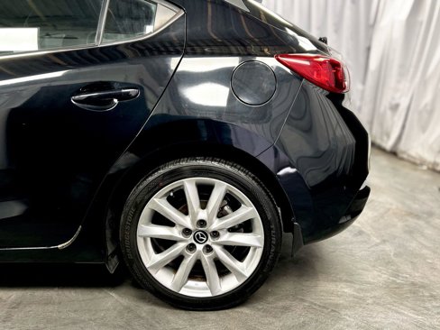Used 2017 MAZDA MAZDA3 Touring image 11