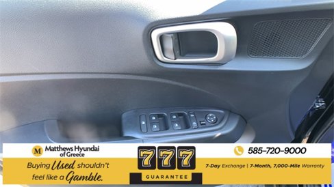 Used 2025 Hyundai Venue SEL image 10
