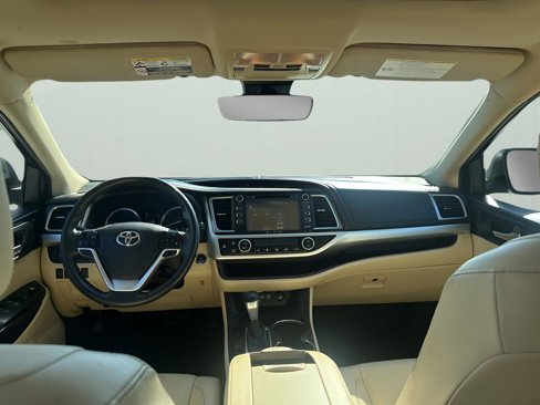 Used 2019 Toyota Highlander XLE image 22