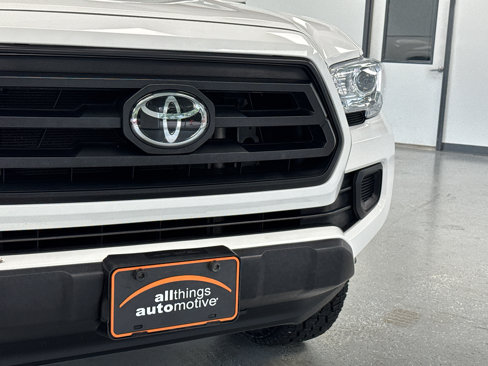Used 2022 Toyota Tacoma SR image 11