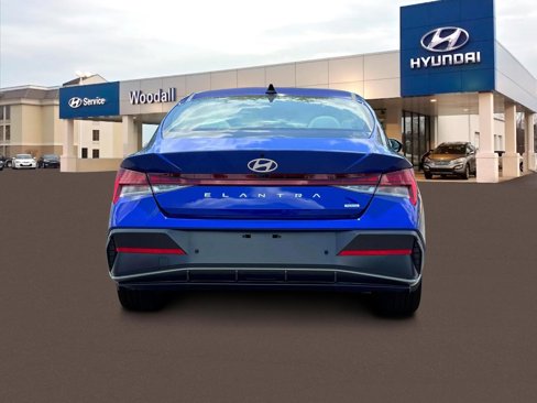 New 2025 Hyundai Elantra Limited image 6