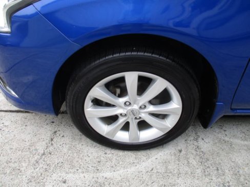 Used 2017 Nissan Versa SL image 9