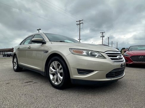 Used 2010 Ford Taurus SEL image 12