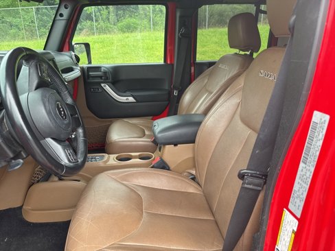 Used 2016 Jeep Wrangler Unlimited Sahara w/ Connectivity Group image 8