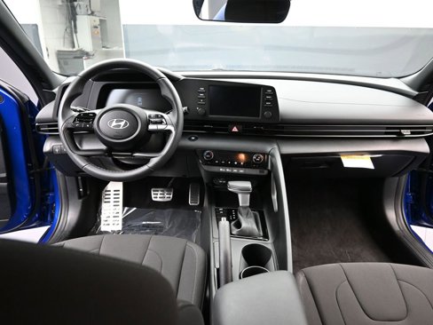 Certified 2025 Hyundai Elantra Sport image 10