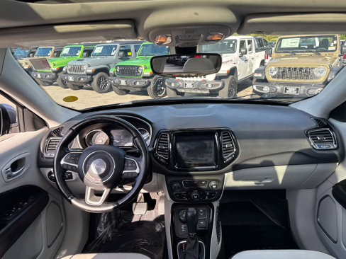 Used 2020 Jeep Compass Limited image 34
