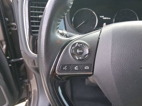 Used 2018 Mitsubishi Outlander SE image 13