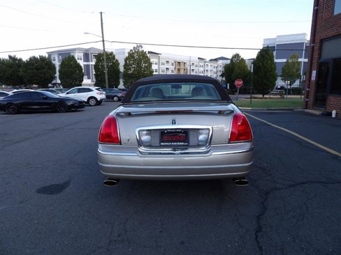 Used 2008 Lincoln Town Car Signature Limited image 7