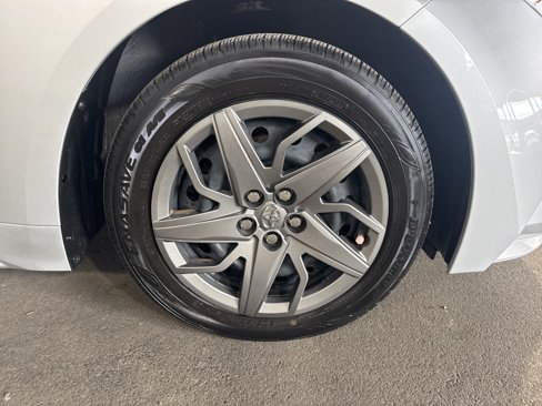Used 2022 Toyota Corolla L image 7