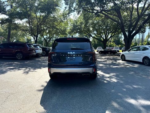 Used 2023 Kia Telluride EX w/ EX Captain's Chair Package image 6