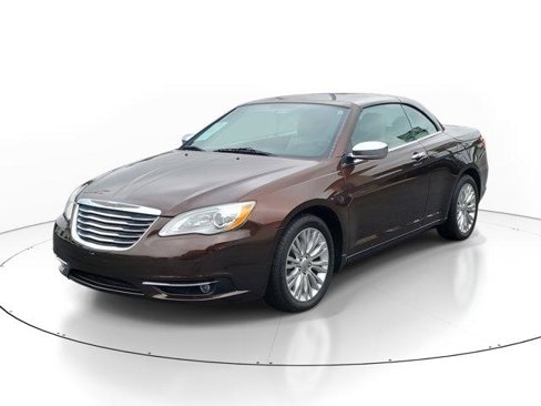 Used 2013 Chrysler 200 Limited image 4