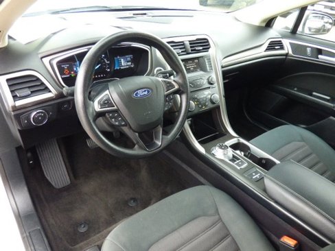 Used 2018 Ford Fusion SE image 19