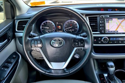 Used 2018 Toyota Highlander Limited image 5