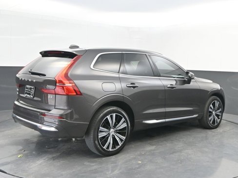 Certified 2023 Volvo XC60 B5 Ultimate w/ Protection Package Premier image 7