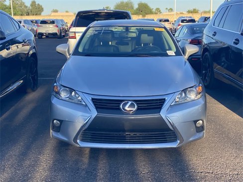 Used 2016 Lexus CT 200h image 2