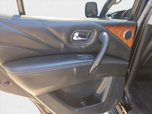 Used 2015 INFINITI QX80 4WD w/ Deluxe Technology Package image 12