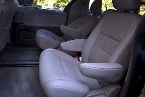 Used 2015 Toyota Sienna XLE image 36