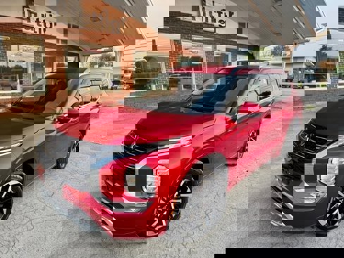 Used 2024 Mitsubishi Outlander SEL image 1