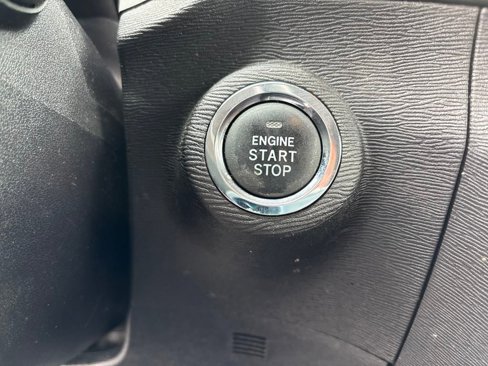 Used 2015 Toyota Venza XLE image 28
