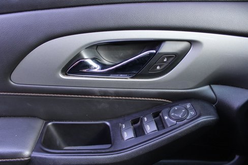 Used 2020 Chevrolet Traverse RS image 18