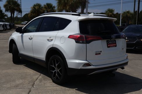 Used 2018 Toyota RAV4 SE image 19
