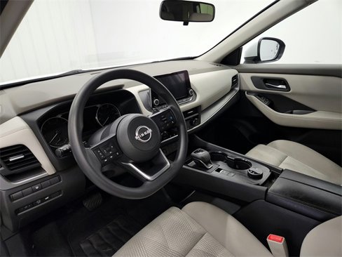 Used 2024 Nissan Rogue SV image 22