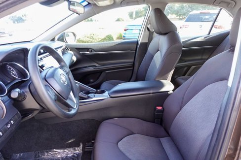 Used 2019 Toyota Camry L image 12