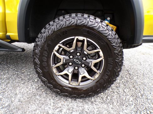 Used 2023 Chevrolet Colorado ZR2 w/ ZR2 Convenience Package III image 13