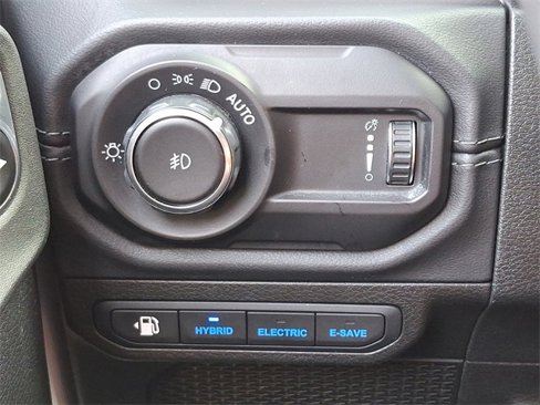 Used 2024 Jeep Wrangler Unlimited Sahara image 26