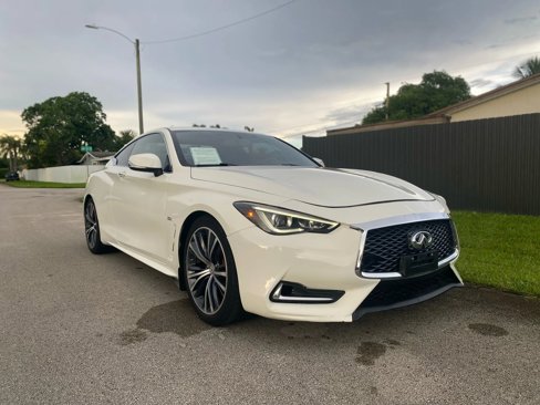 Used 2018 INFINITI Q60 3.0t Luxe image 4