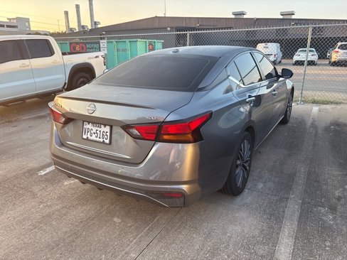 Used 2023 Nissan Altima 2.5 SV image 2
