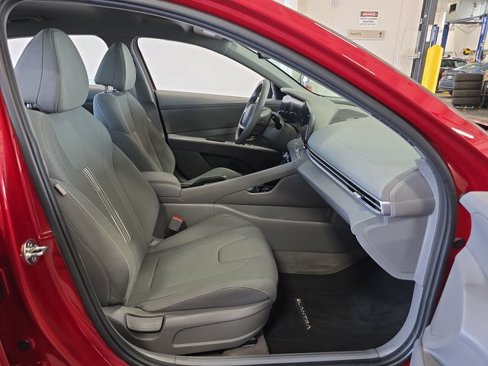 Certified 2024 Hyundai Elantra SEL image 29