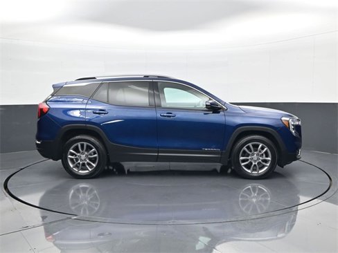 Used 2022 GMC Terrain SLT image 4