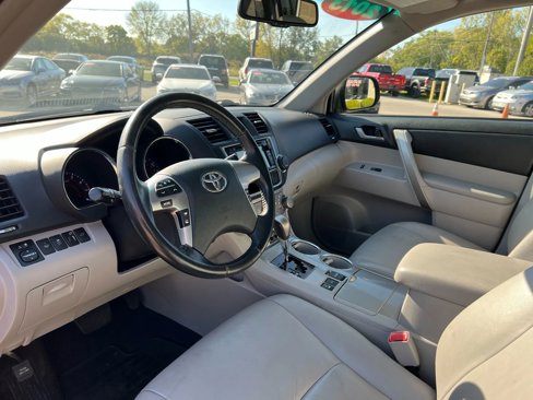 Used 2013 Toyota Highlander SE image 10
