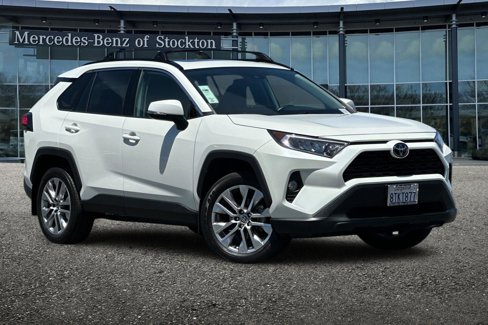 Used 2021 Toyota RAV4 XLE Premium image 2