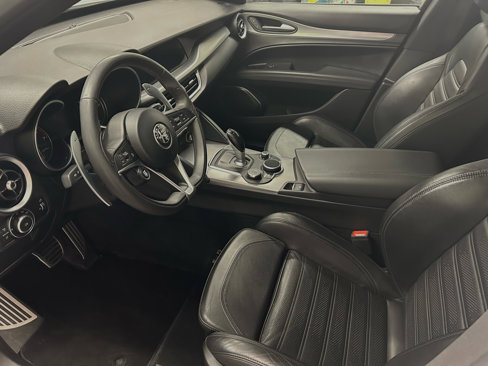 Used 2018 Alfa Romeo Stelvio Ti Sport image 10