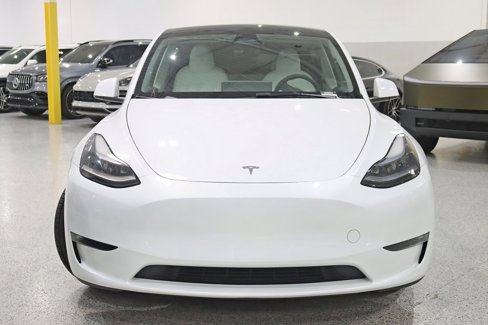 Used 2023 Tesla Model Y Performance image 8