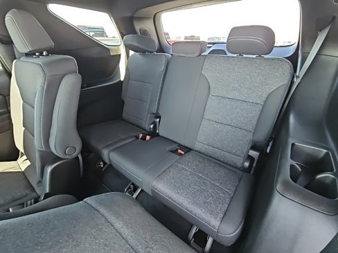 New 2026 Chevrolet Traverse LT image 12