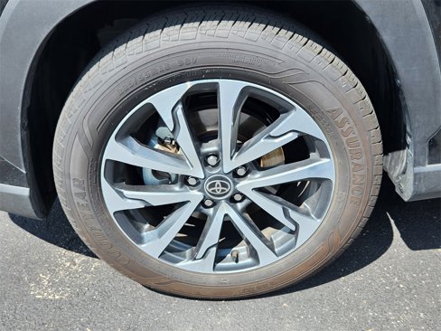 Used 2022 Toyota Corolla Cross XLE image 20