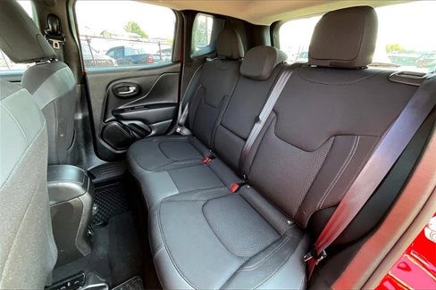 Used 2022 Jeep Renegade Latitude w/ Convenience Group image 26
