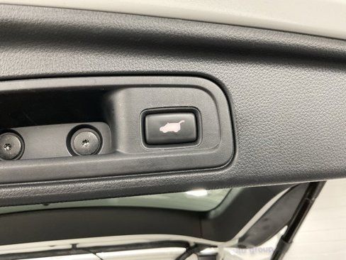 Certified 2020 Honda Pilot Touring image 9