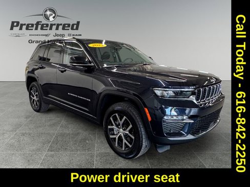 Used 2023 Jeep Grand Cherokee Limited w/ Luxury Tech Group II image 3