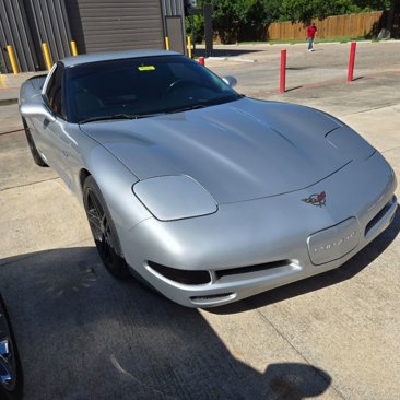 Used 2000 Chevrolet Corvette Coupe w/ Roof Pkg image 9