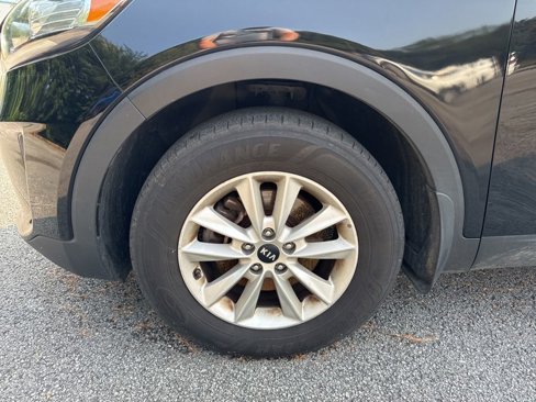 Used 2019 Kia Sorento L image 9
