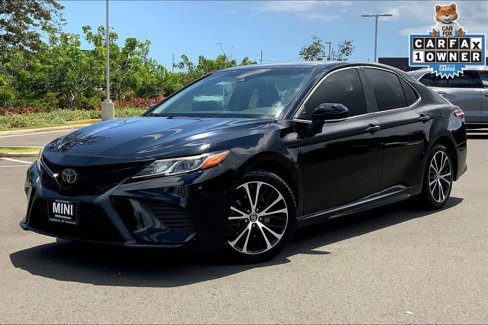 Used 2018 Toyota Camry SE image 2